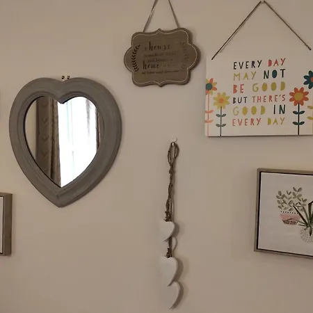 アパート Oliver Wests Beautiful 2 Bedroom Sleeps 4 *