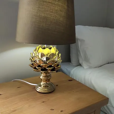 Oliver Wests Beautiful 2 Bedroom Sleeps 4 * Scarborough